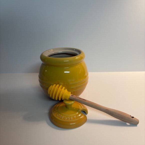 Le Creuset Honey Pot - Picture 2 of 5